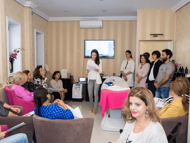 ВСТРЕЧА С СУПРУГАМИ  ПОСЛOB В САЛОНЕ  DAY SPA  ESCAPE B ВАРШАВЕ